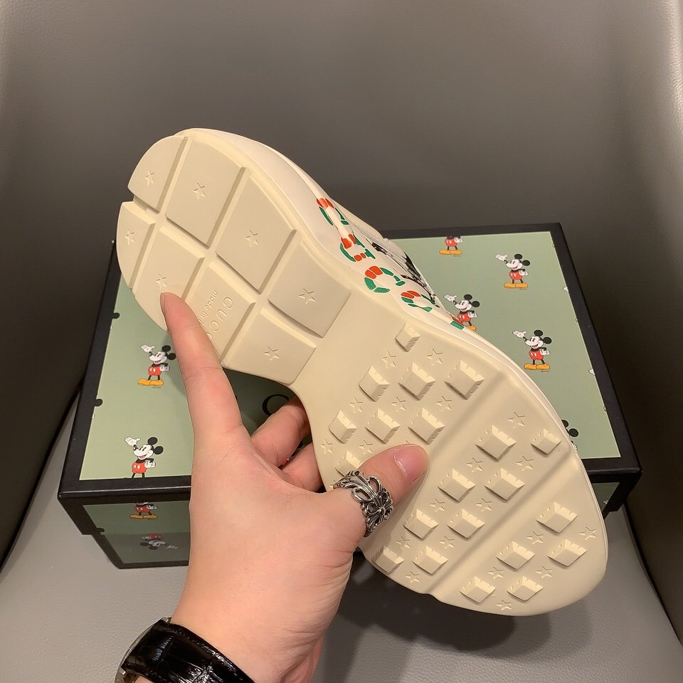 MO-GCI RHYTON SNEAKER WITH RIDE A HORSE 132