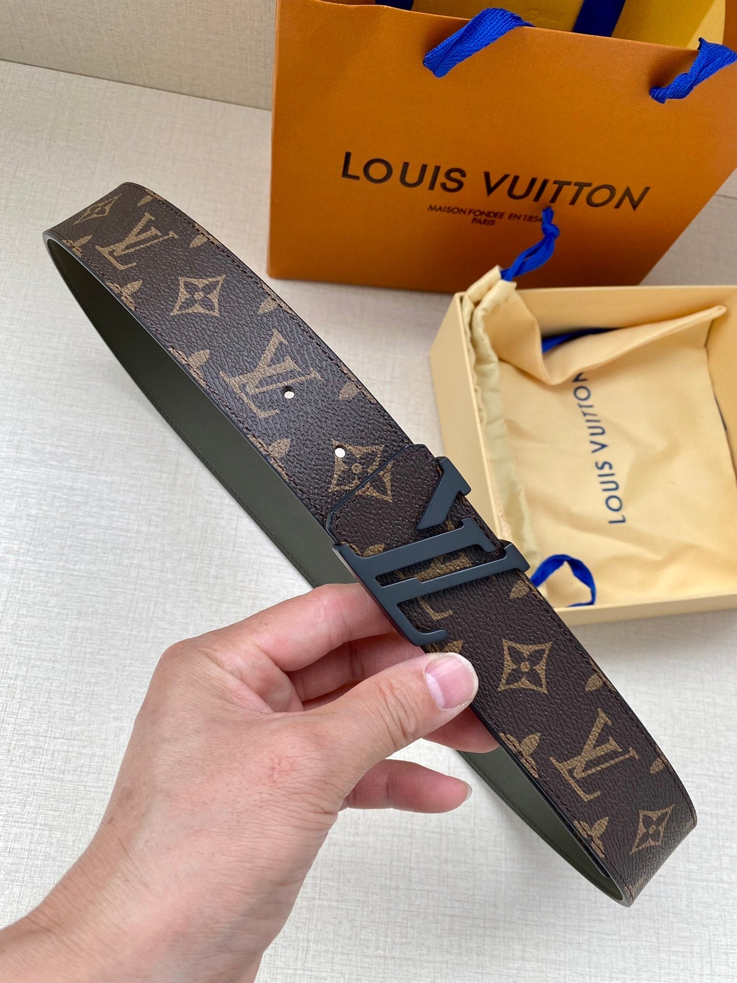 MV -Luxury  LUV  BELTS 020