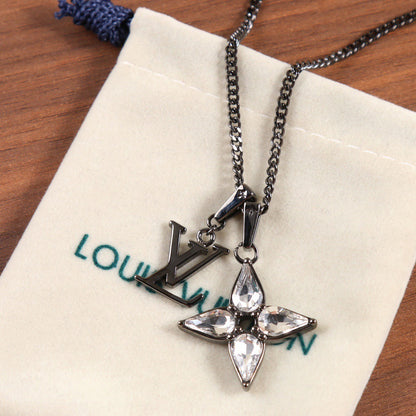 LV Necklaces 050