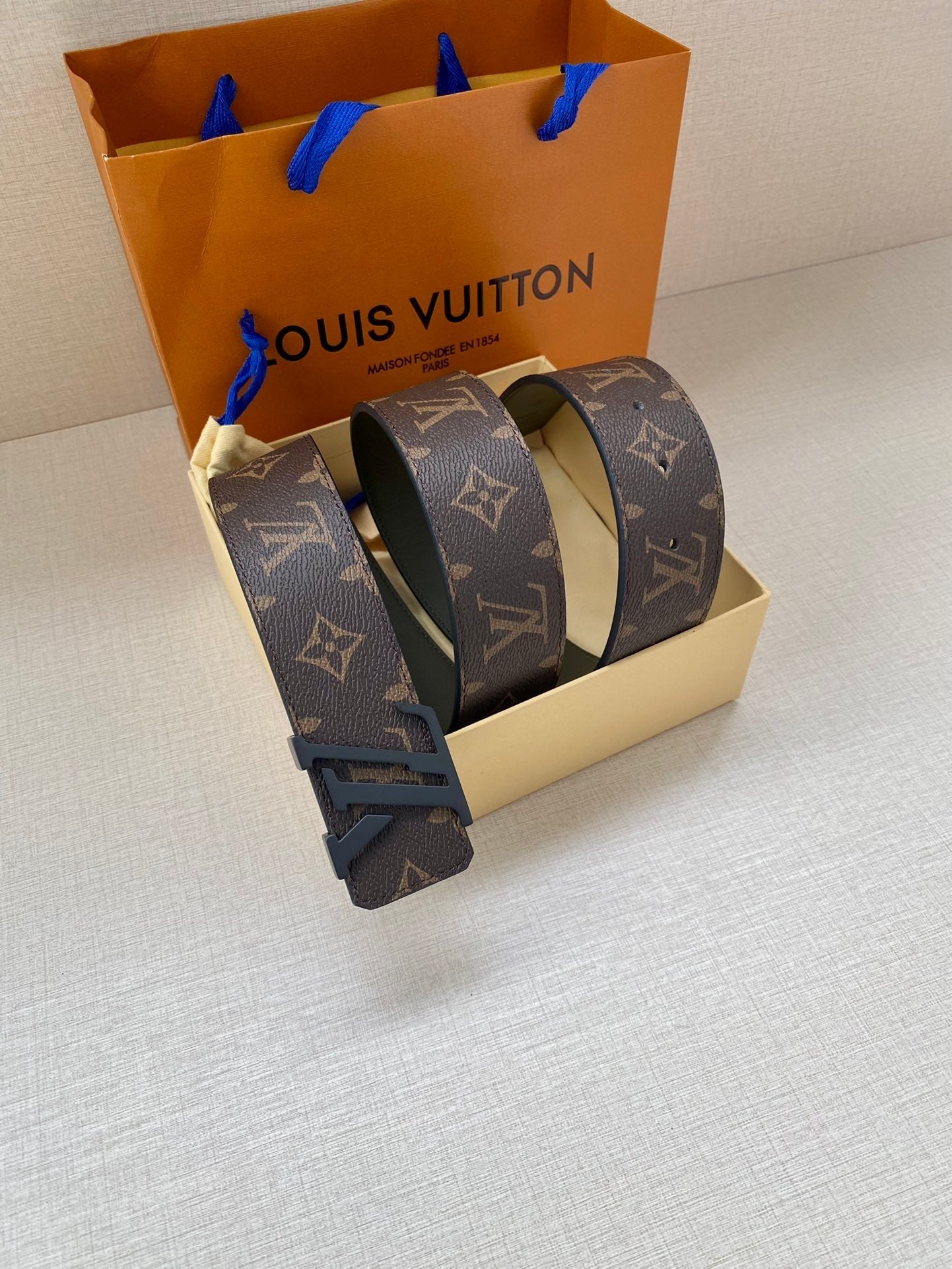 MV -Luxury  LUV  BELTS 020