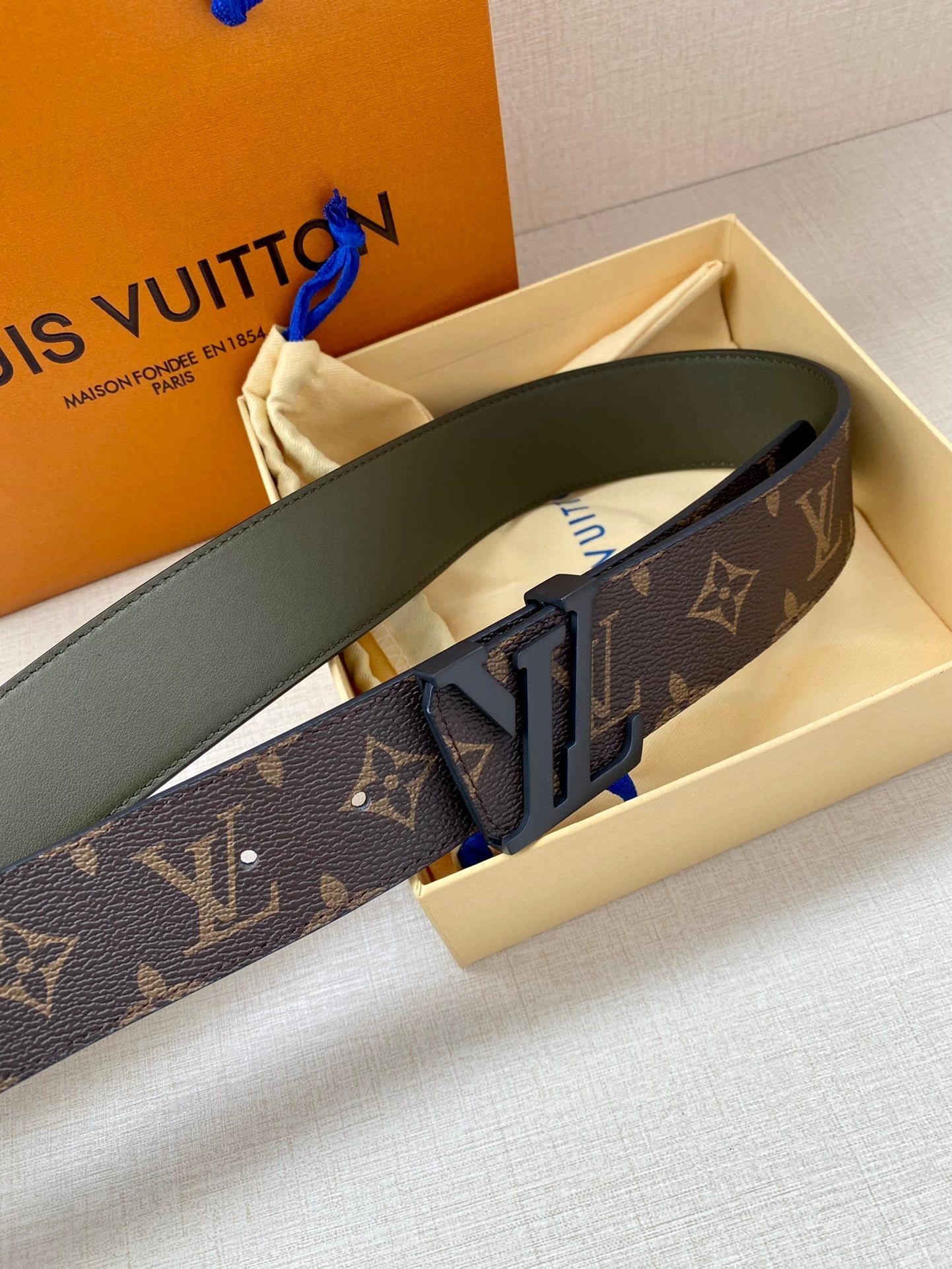 MV -Luxury  LUV  BELTS 020