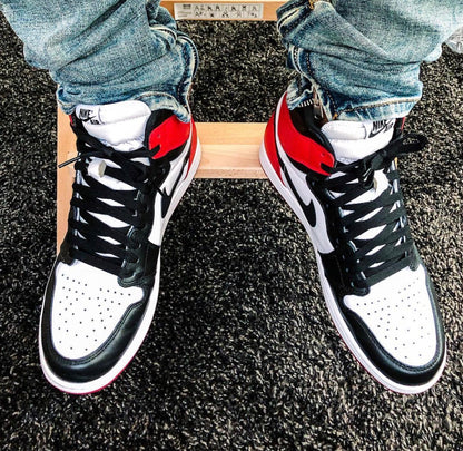 MO - AJ1 black toe