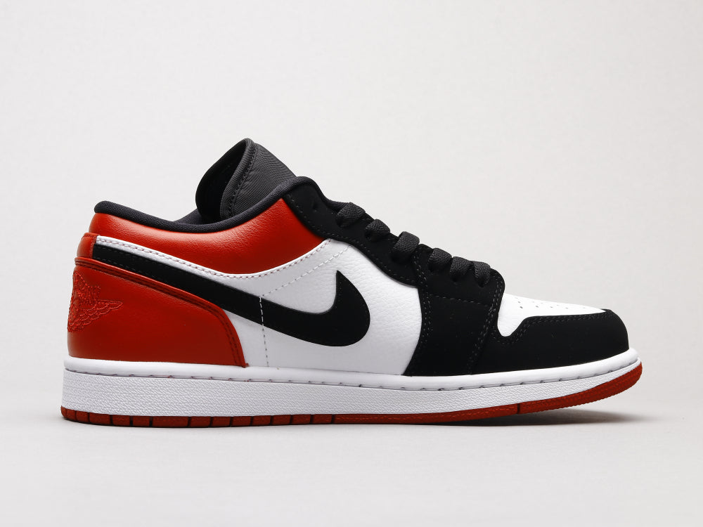 MO - AJ1 black toe