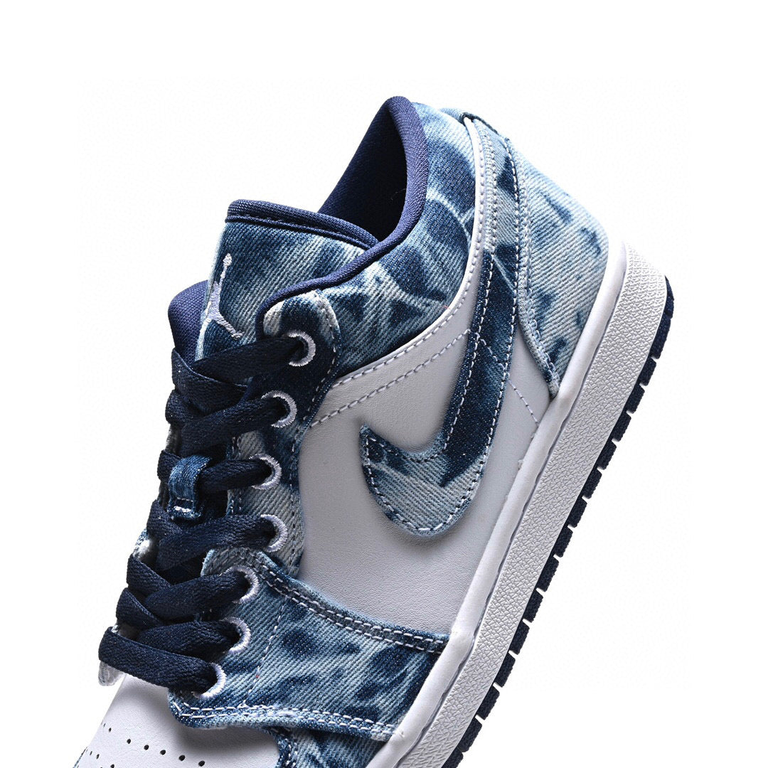 MO - AJ1 Low Washed Denim