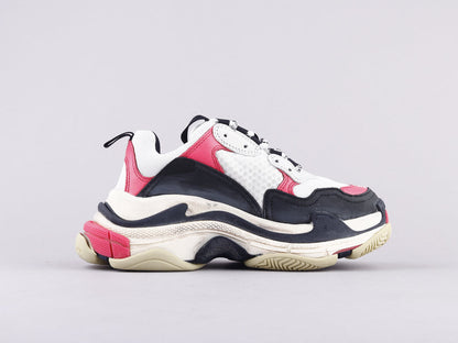 MO - Bla Triple S Black And White Powder Sneaker