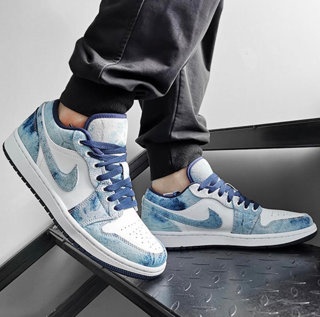 MO - AJ1 washed denim denim