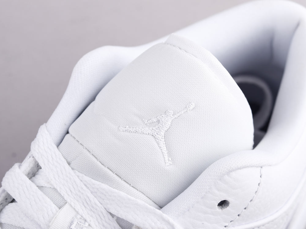 MO - AJ1 pure white