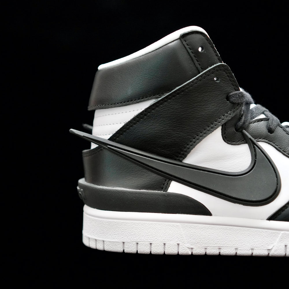 MO - AMBUSH x DUNK HIGH Black & White Collaboration