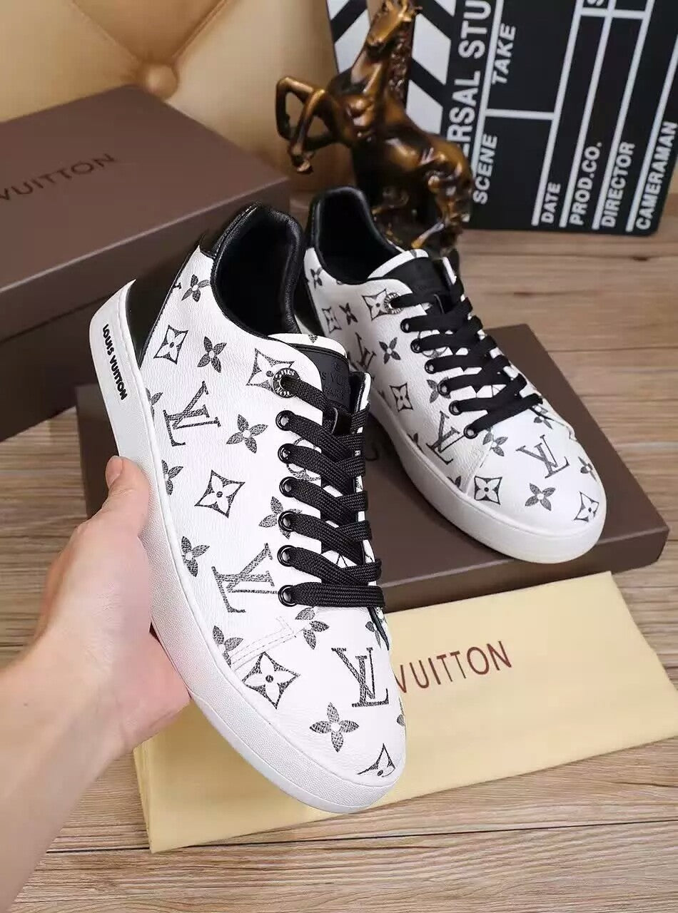 MO - LUV Custom SP Black White Sneaker