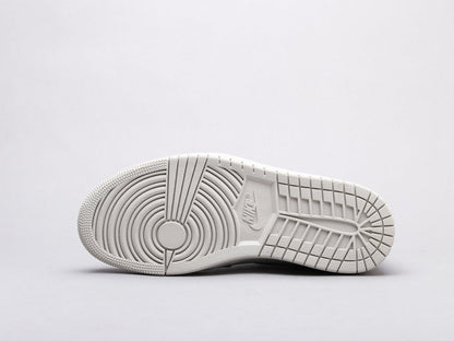 MO - AJ1 gray and white scratch shoes for women