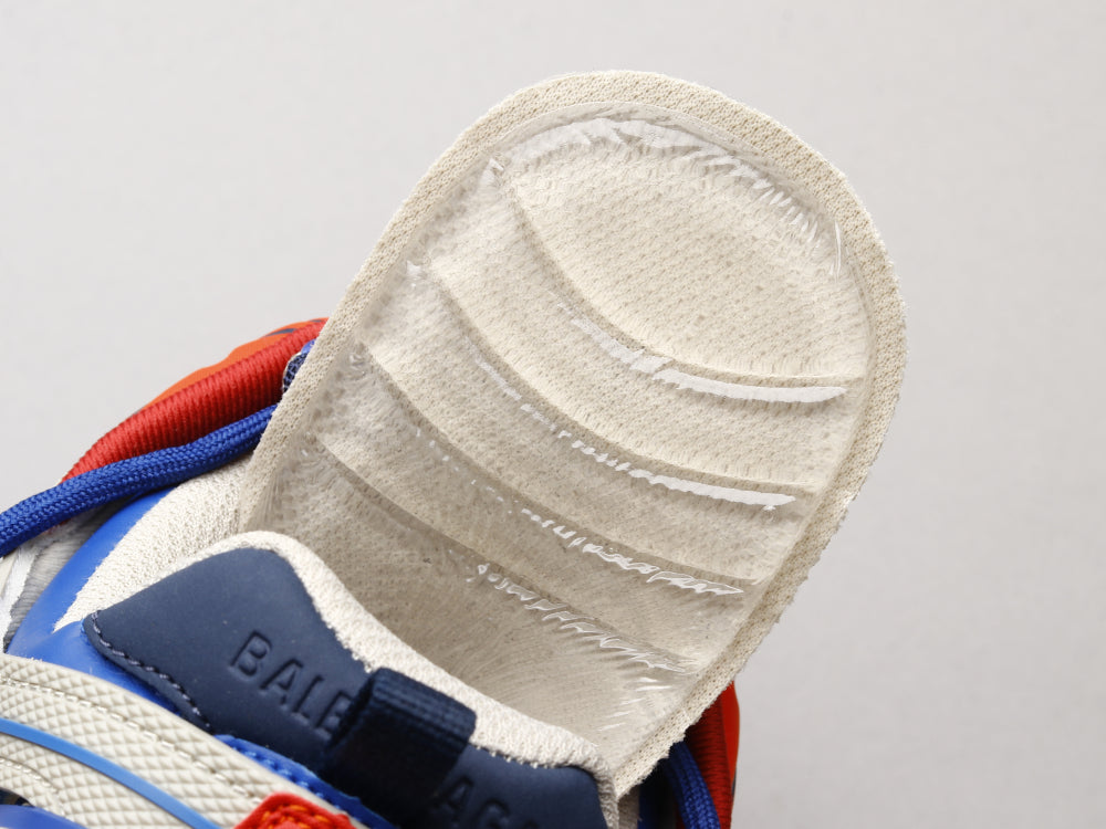 MO - Bla Track Skeleton Gundam Sneaker