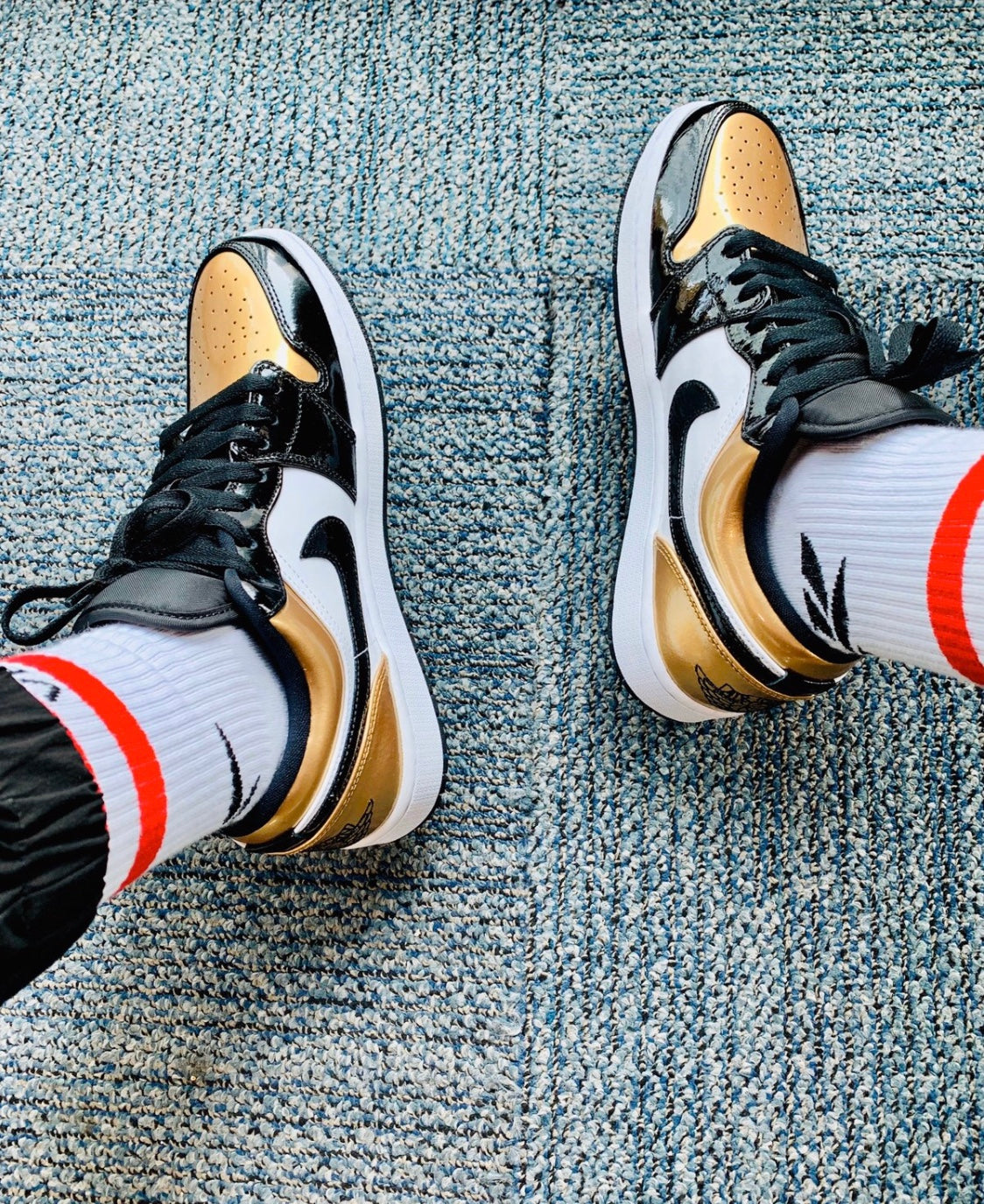 MO - AJ1 black gold