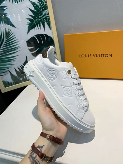 MO - Top Quality Luv Sneaker 219