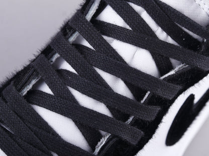 MO - AJ1 horsehair black and white