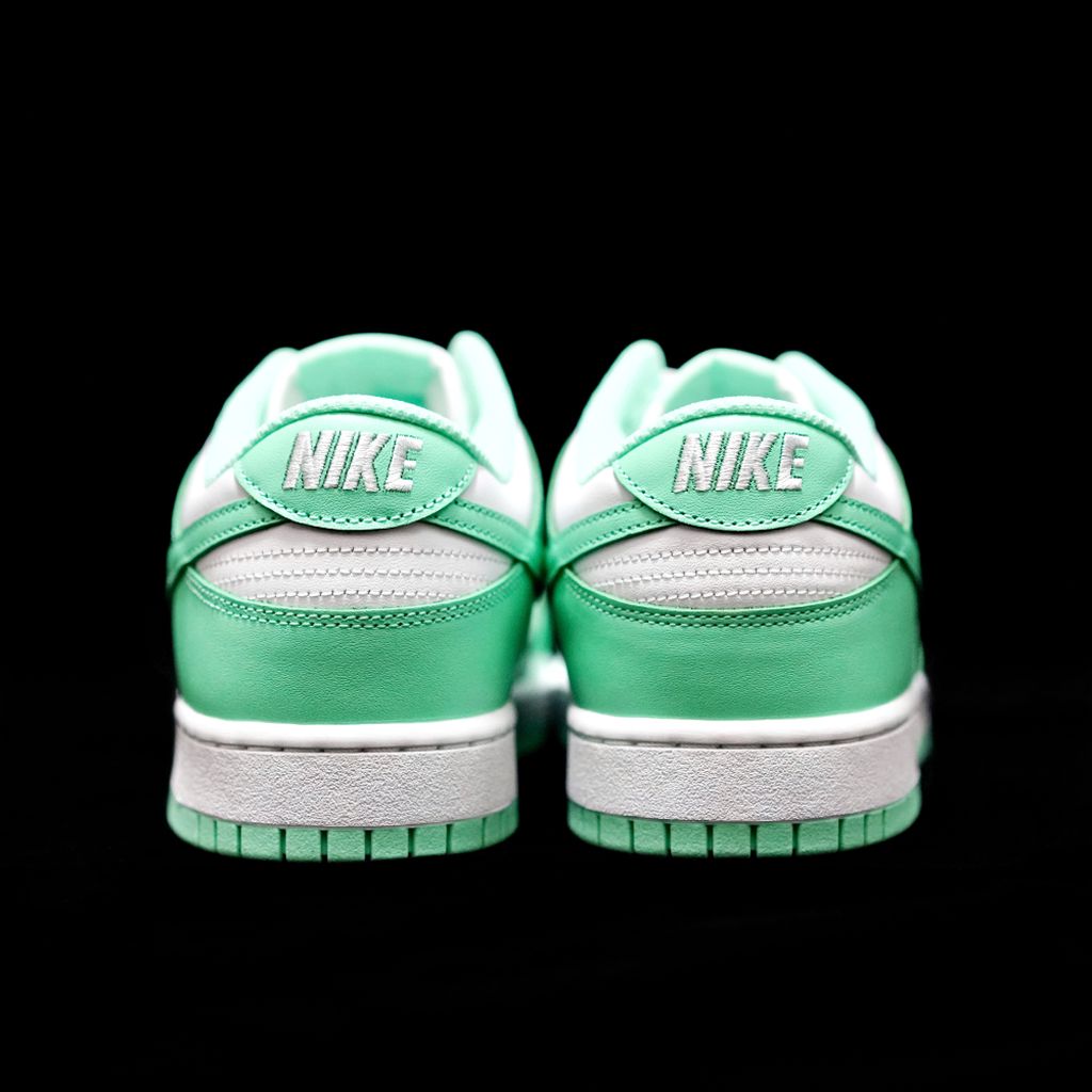 MO - Tiffany white green