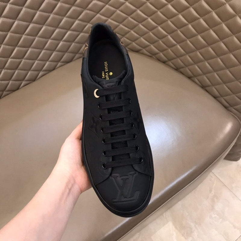MO - LUV Casual Slip Black Sneaker