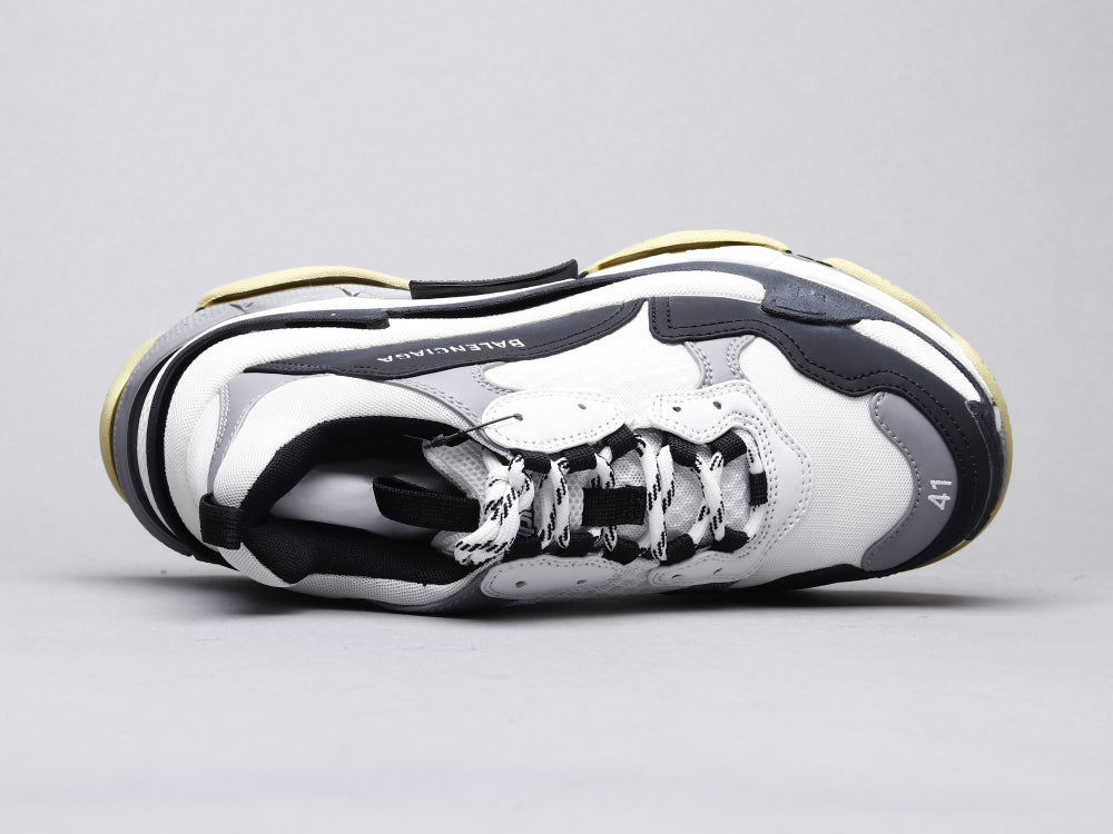 MO - Bla Triple-S Black And White Sneaker