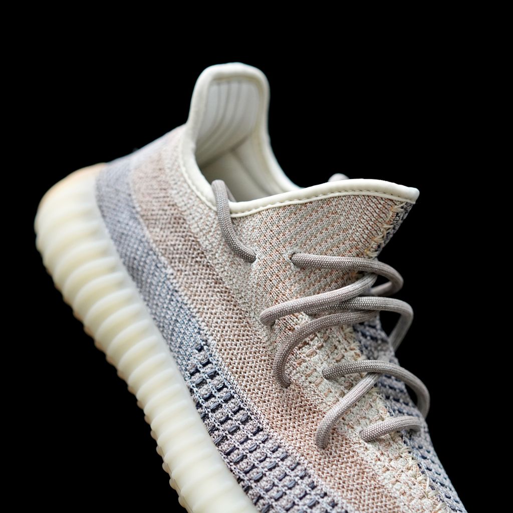 MO - Yzy 350 V2 Ash Pearl Sneaker