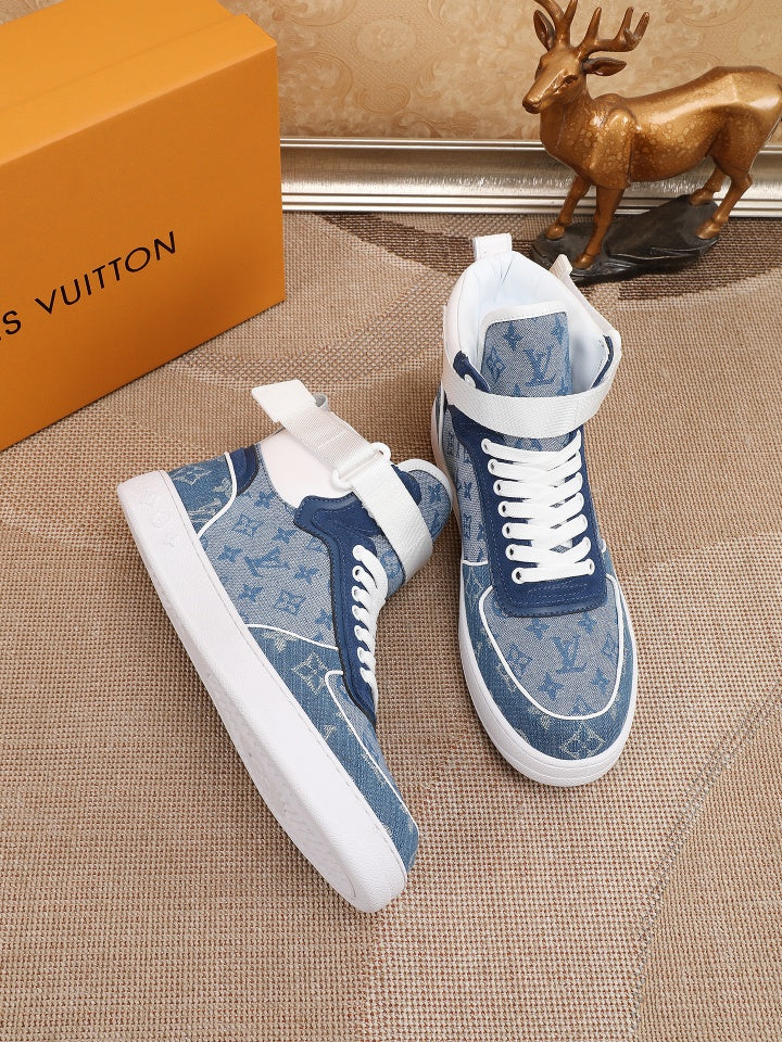 MO - LUV High Top Blue Sneaker