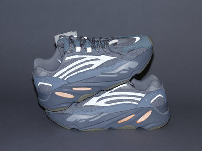 MO - Yzy 700 Inertia 2.0 Sneaker