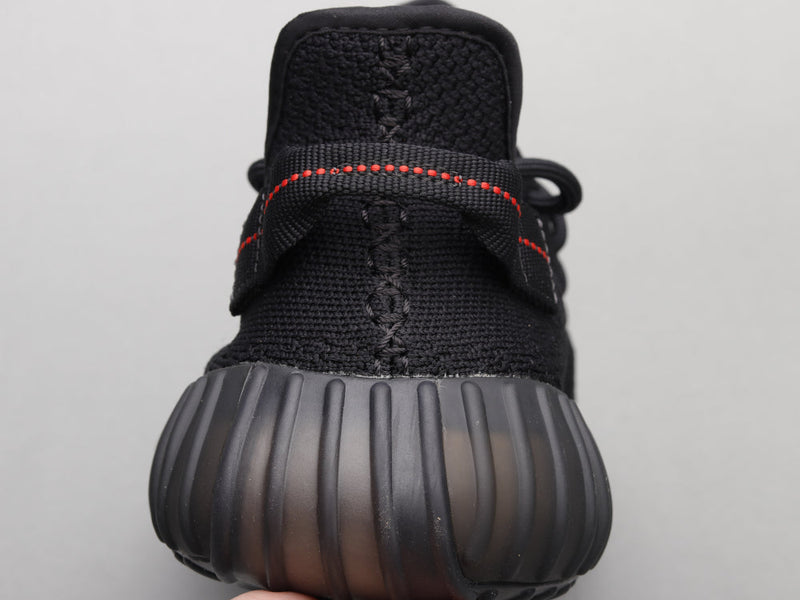 MO - Yzy 350 Black And Red Sneaker