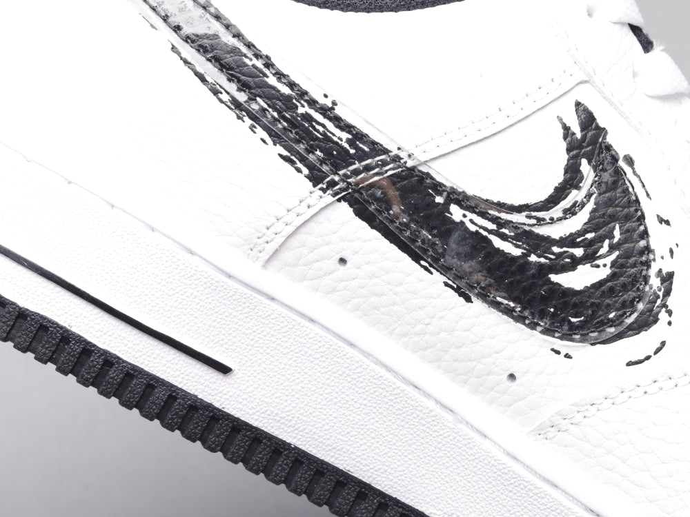 MO - AF1 black and white brush