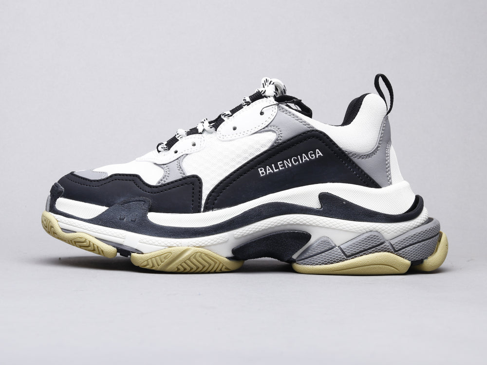 MO - Bla Triple-S Black And White Sneaker