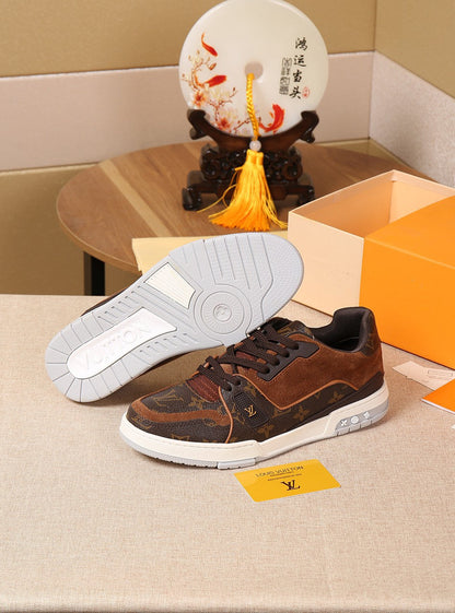 MO - LUV SurfaMO In Monogram Brown Sneaker