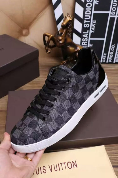 MO - LUV Black Sneaker