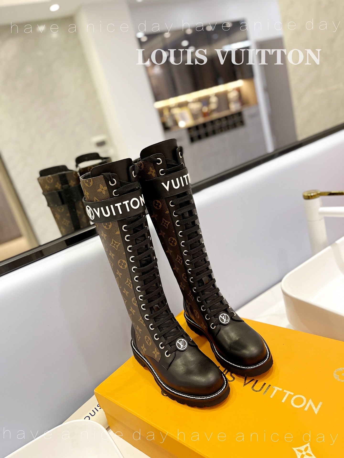 Top Quality LUV BOOTS 032