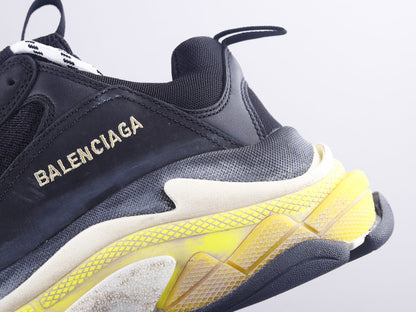 MO - Bla Triple S Black And Yellow Sneaker