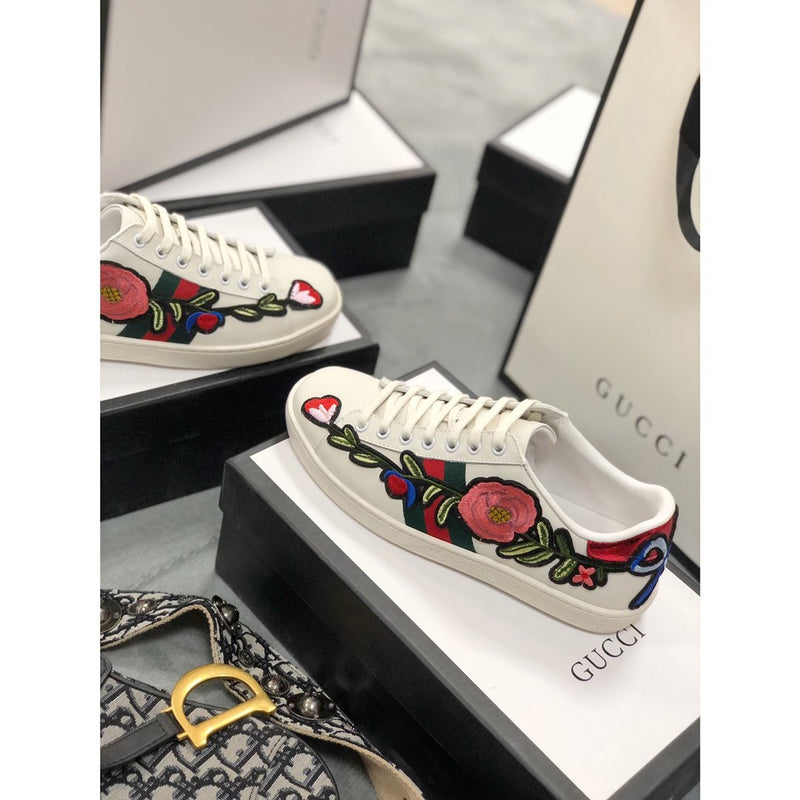 MO-GCI Ace Embroidered 'Floral Sneaker 081