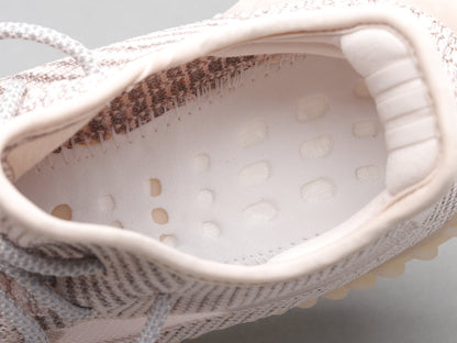 MO - Yzy 350 Light Pink Sneaker