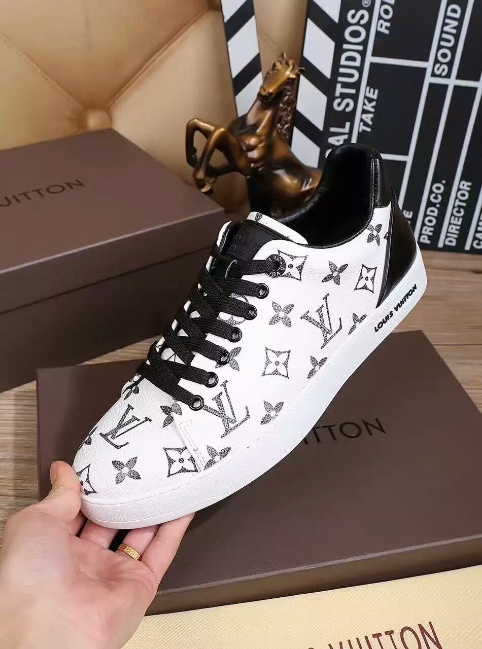 MO - LUV Custom SP Black White Sneaker