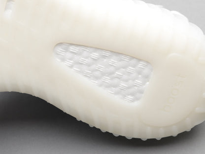 MO - Yzy 350 White Angel Sneaker