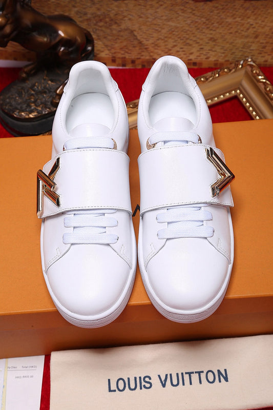 MO - LUV Font Row White Sneaker