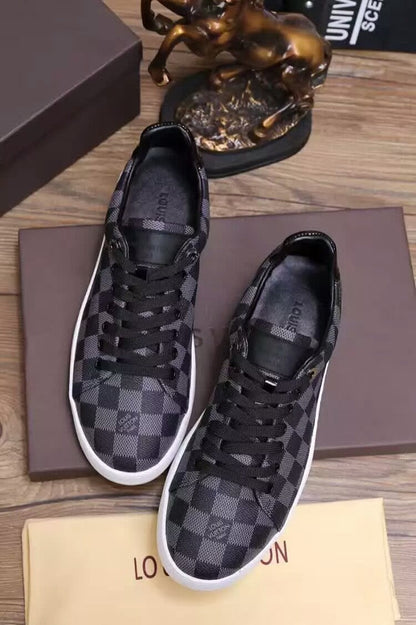 MO - LUV Black Sneaker