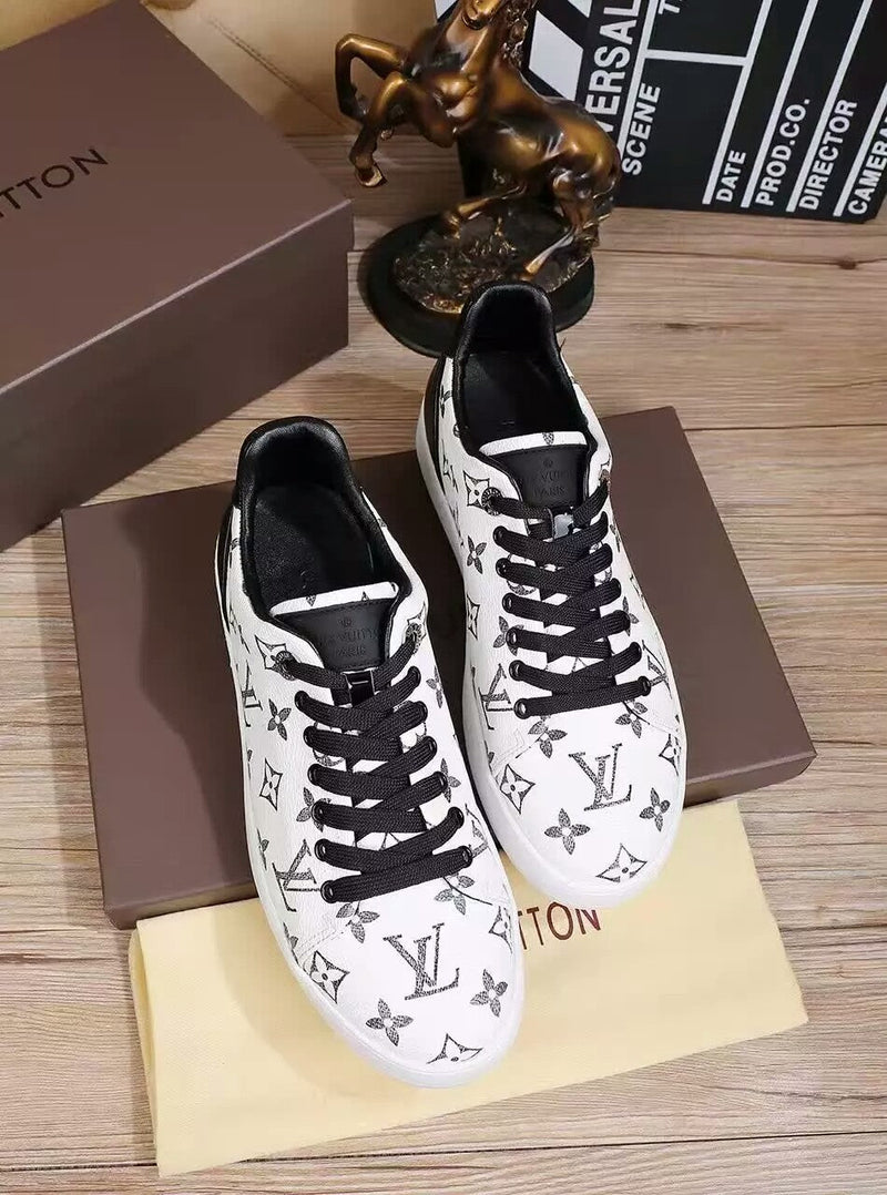 MO - LUV Custom SP Black White Sneaker