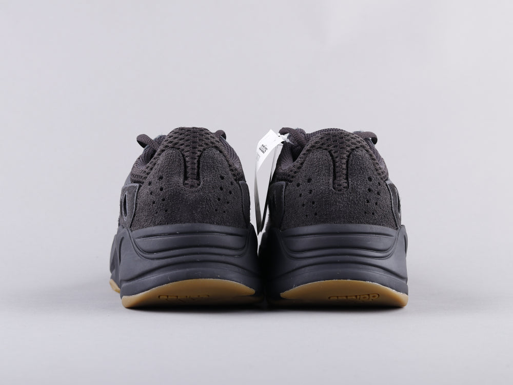 MO - Yzy 700 Raw Rubber Black Sneaker