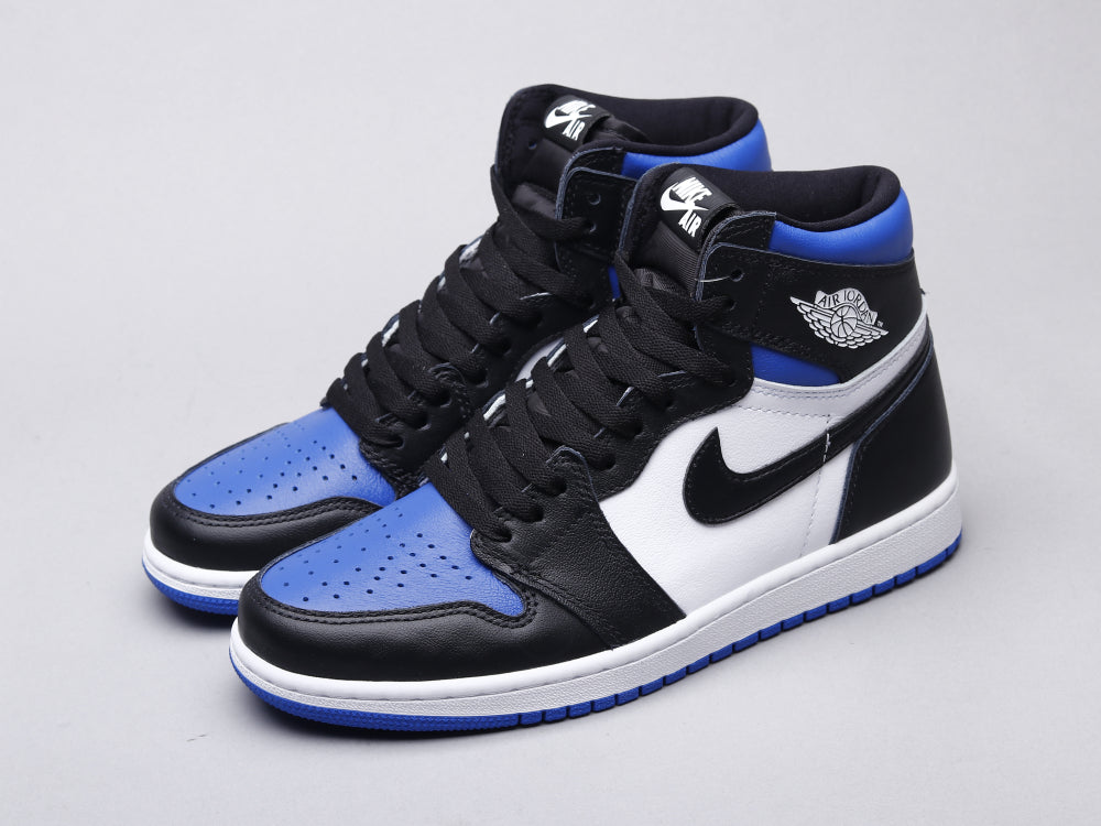 MO - AJ1 black and blue toe