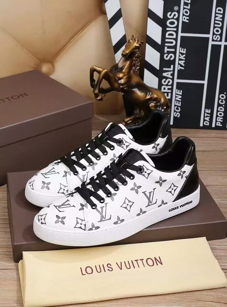 MO - LUV Custom SP Black White Sneaker