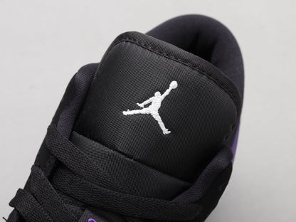 MO - AJ1 Black and purple toes