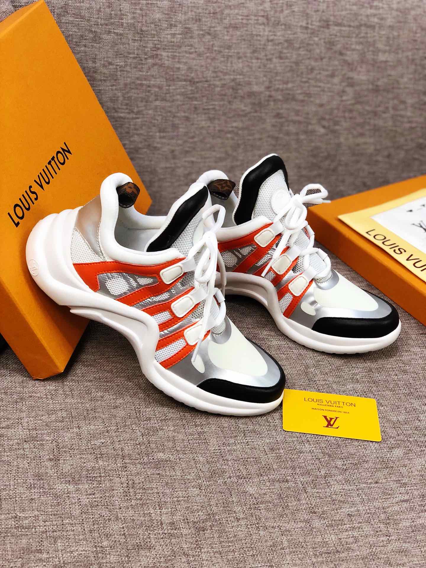 MO - LUV Archlight White Black Orange Sneaker