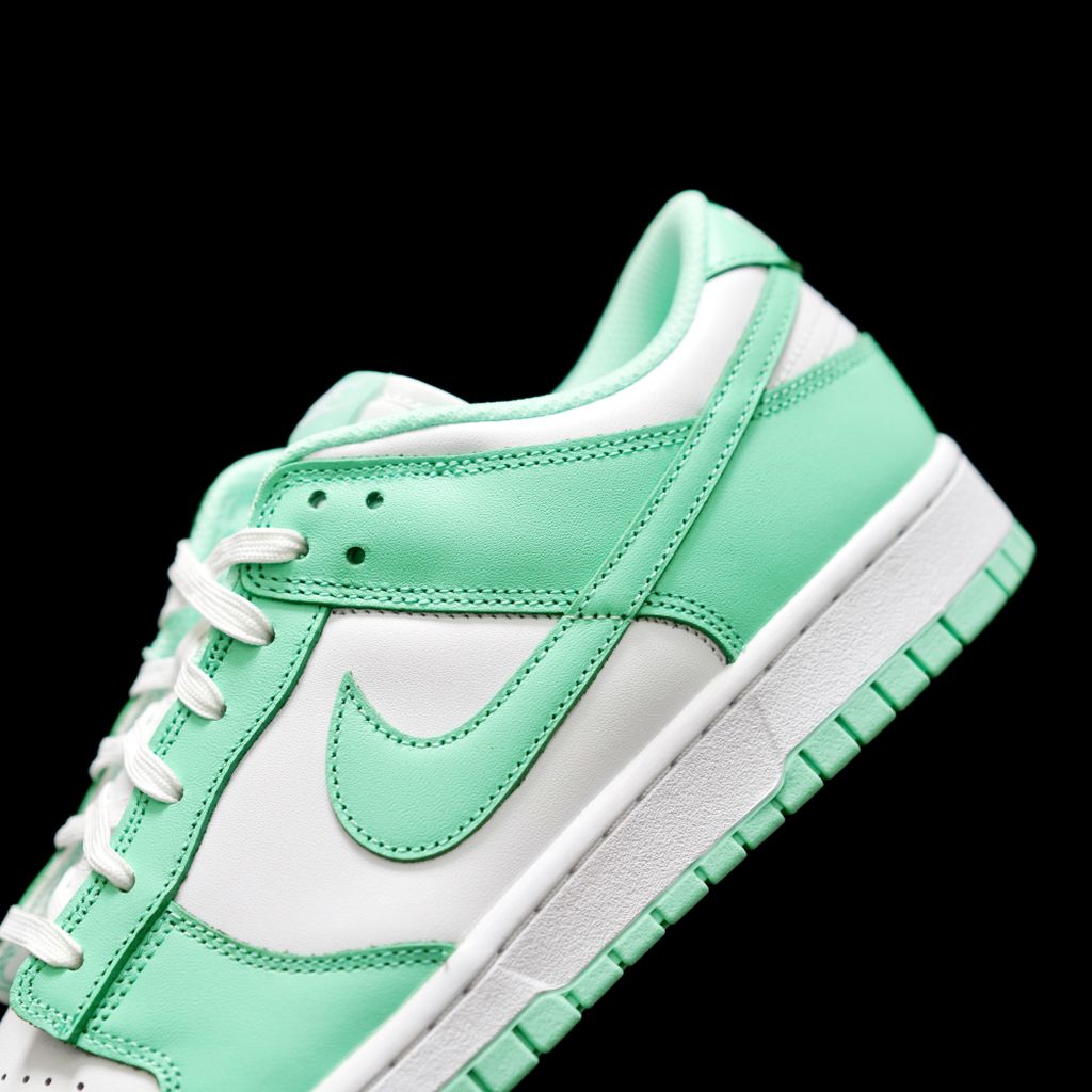 MO - Tiffany white green