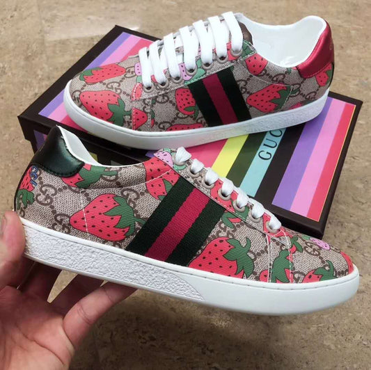 MO-GCI STRAWBERRY ACE  Sneaker  033