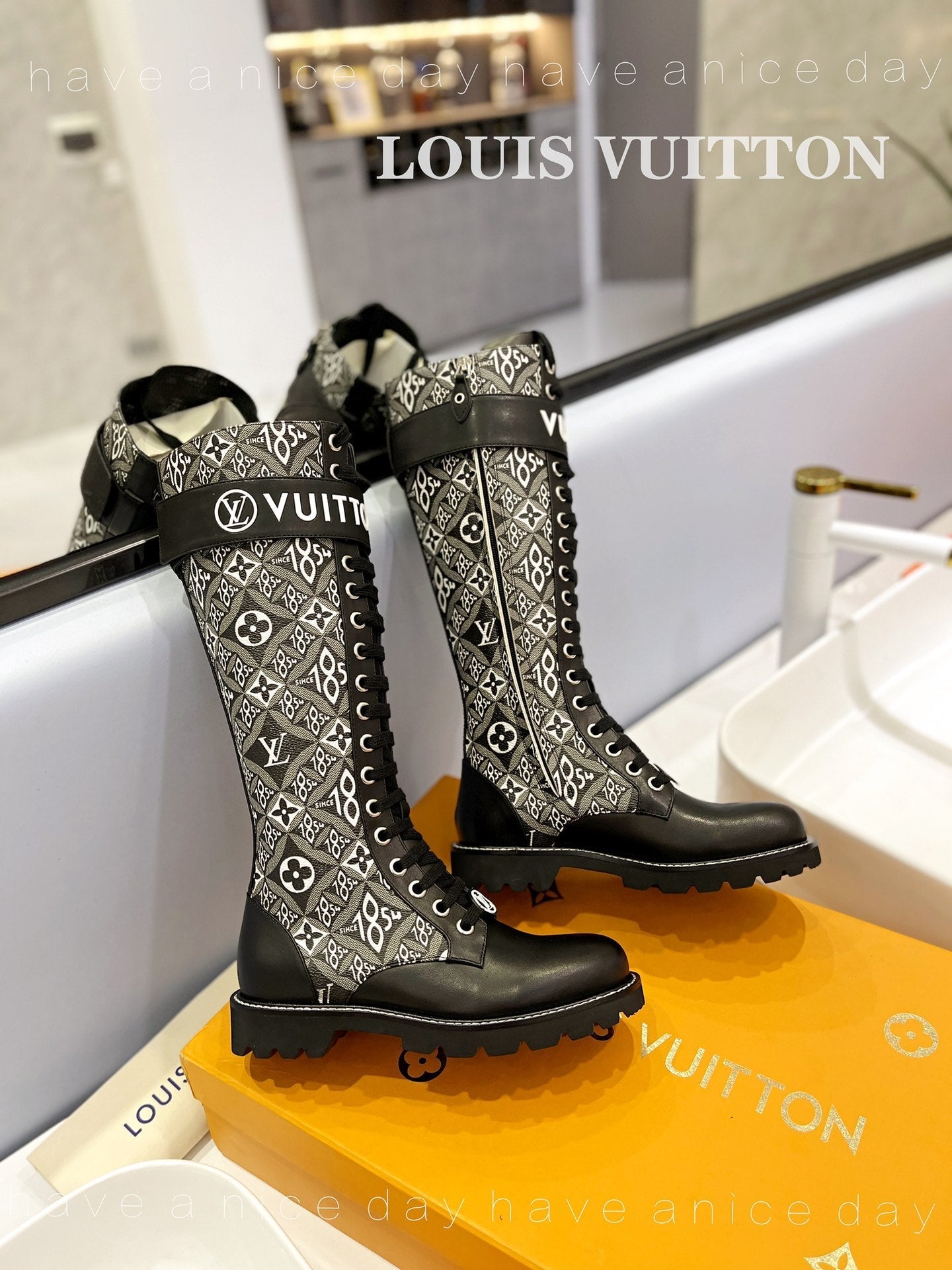 Top Quality LUV BOOTS 030