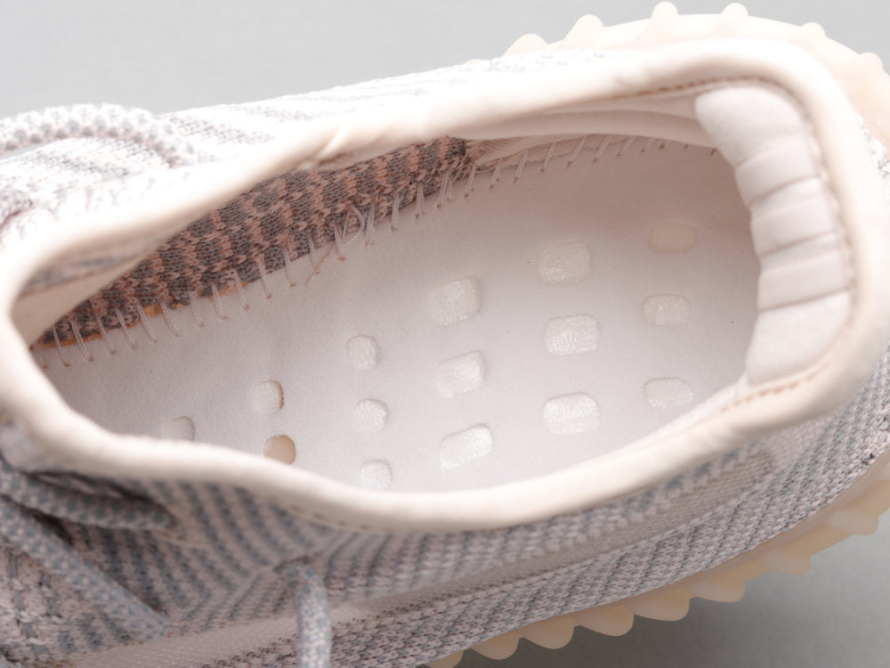 MO - Yzy 350 Pale pink Sneaker