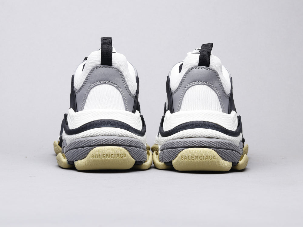 MO - Bla Triple-S Black And White Sneaker