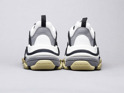 MO - Bla Triple-S Black And White Sneaker