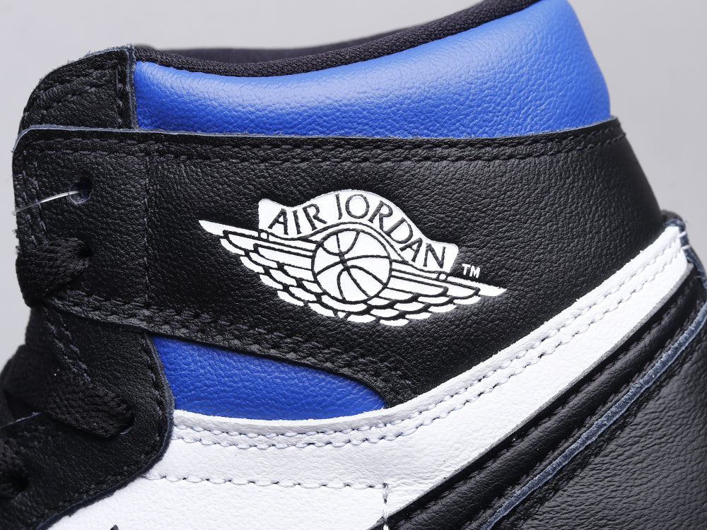 MO - AJ1 black and blue toe